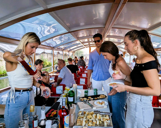Milan Navigli Boat Cruise with Aperitif