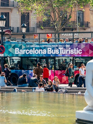 barcelona bus turistic: 1 or 2 day hop-on-hop-off tour-10