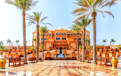 From Dubai: Abu Dhabi City Tour with Sheikh Zayed Grand Mosque and Qasr Al Hosn