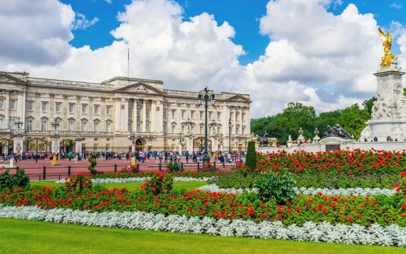 Buckingham Palace with gardens and Victoria Memorial in London.