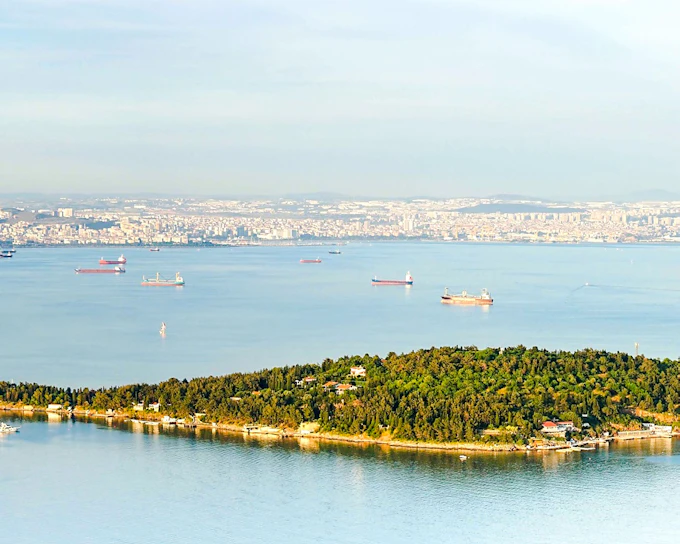 Princes’ Islands Guided Tour with Lunch: Büyükada & Heybeliada (Product 54449)