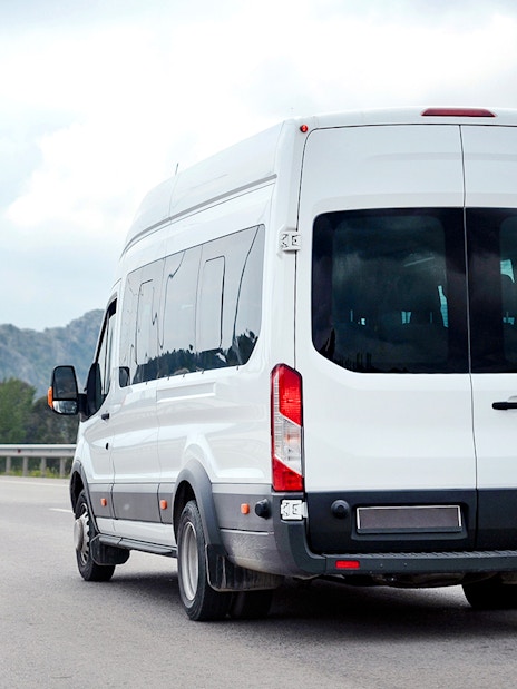 Bus on highway for Da Nang to Ba Na Hills transfer.