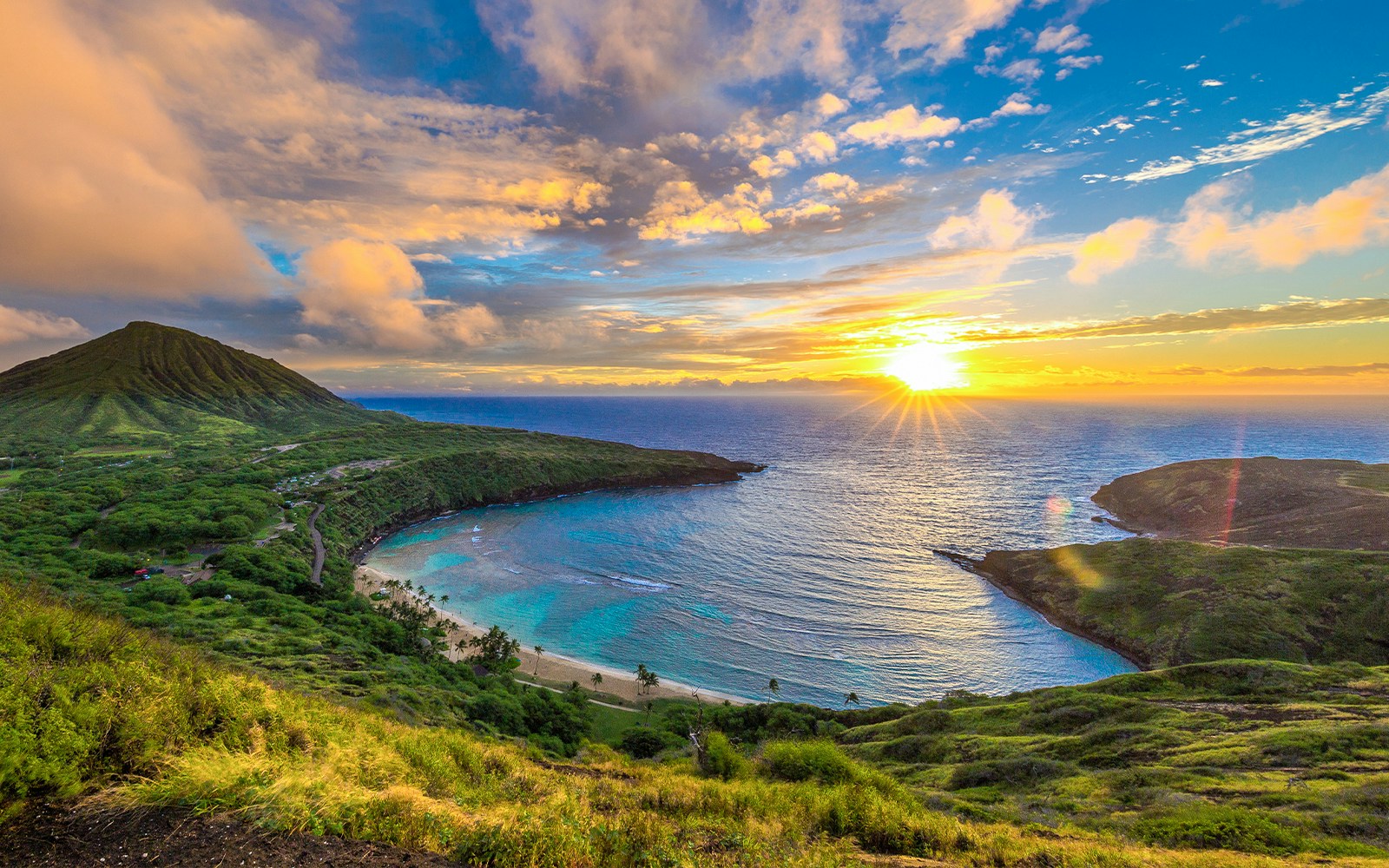 Sunrise at Hanauma Bay on Oahu, Hawaii