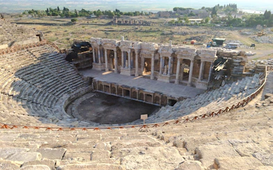 From Antalya or Kemer: Pamukkale and Hierapolis Guided Day Trip with Lunch
