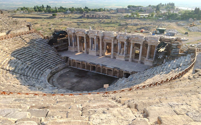 From Antalya or Kemer: Pamukkale and Hierapolis Guided Day Trip with Lunch