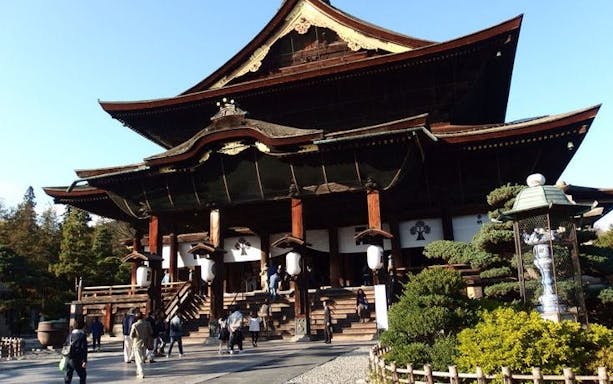 nagano: snow monkeys, zenkoji temple & sake day trip-5