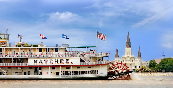 Steamboat Natchez Tours
