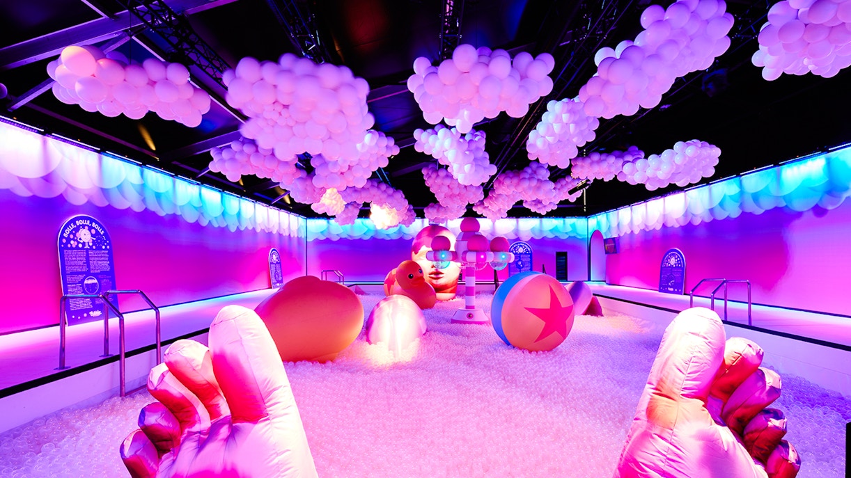 Interactive bubble-themed exhibit at Bubble Planet, Washington DC.