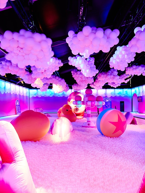 Interactive bubble-themed exhibit at Bubble Planet, Washington DC.