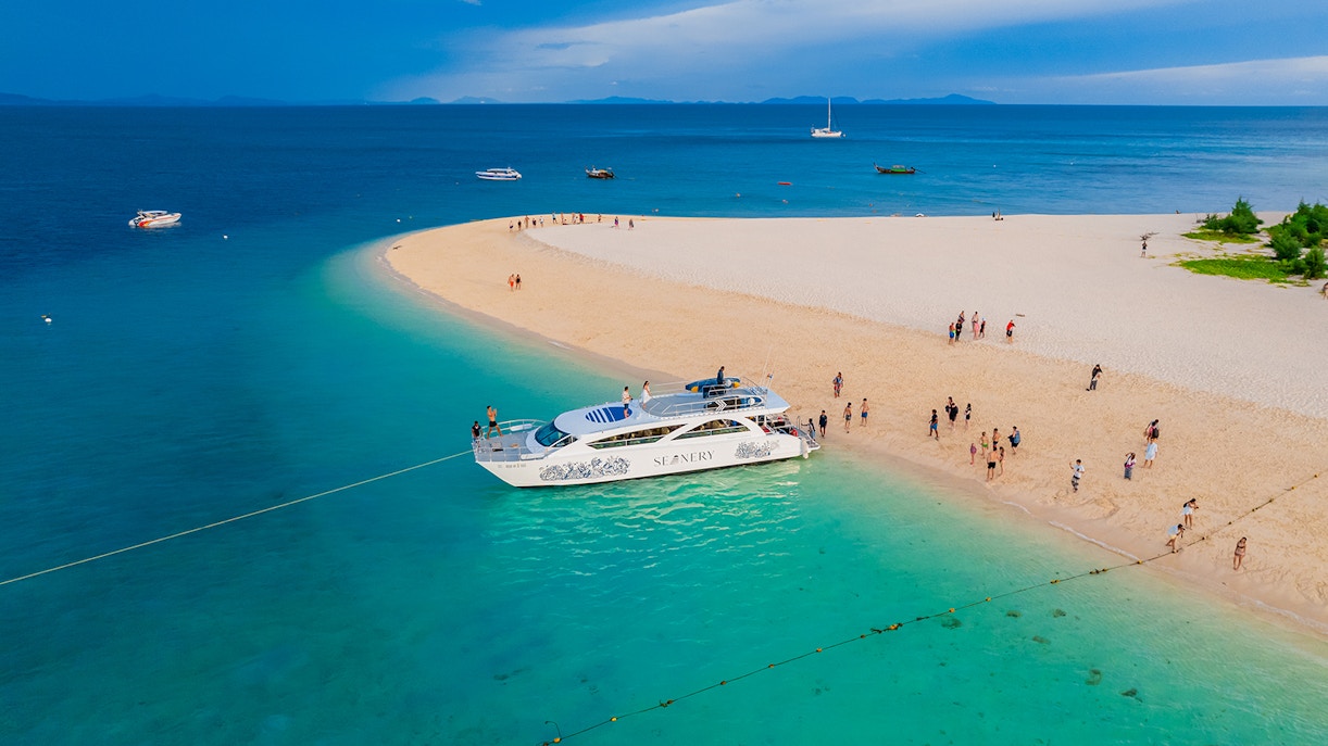 Tour facilities - Guide to Visiting Phi Phi Island