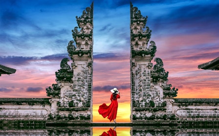 Bali Private Gate Heaven Sunrise or Sunset Tour