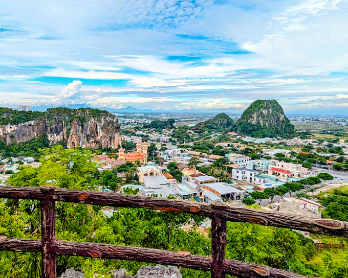 Marble Mountains & Hoi An City Tour with Transfers