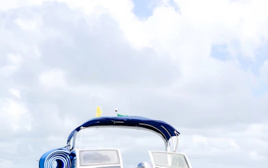 Pipa: Lagoa de Guaraíras Shared Speedboat Tour with Clay Bath and Sandbank Stops