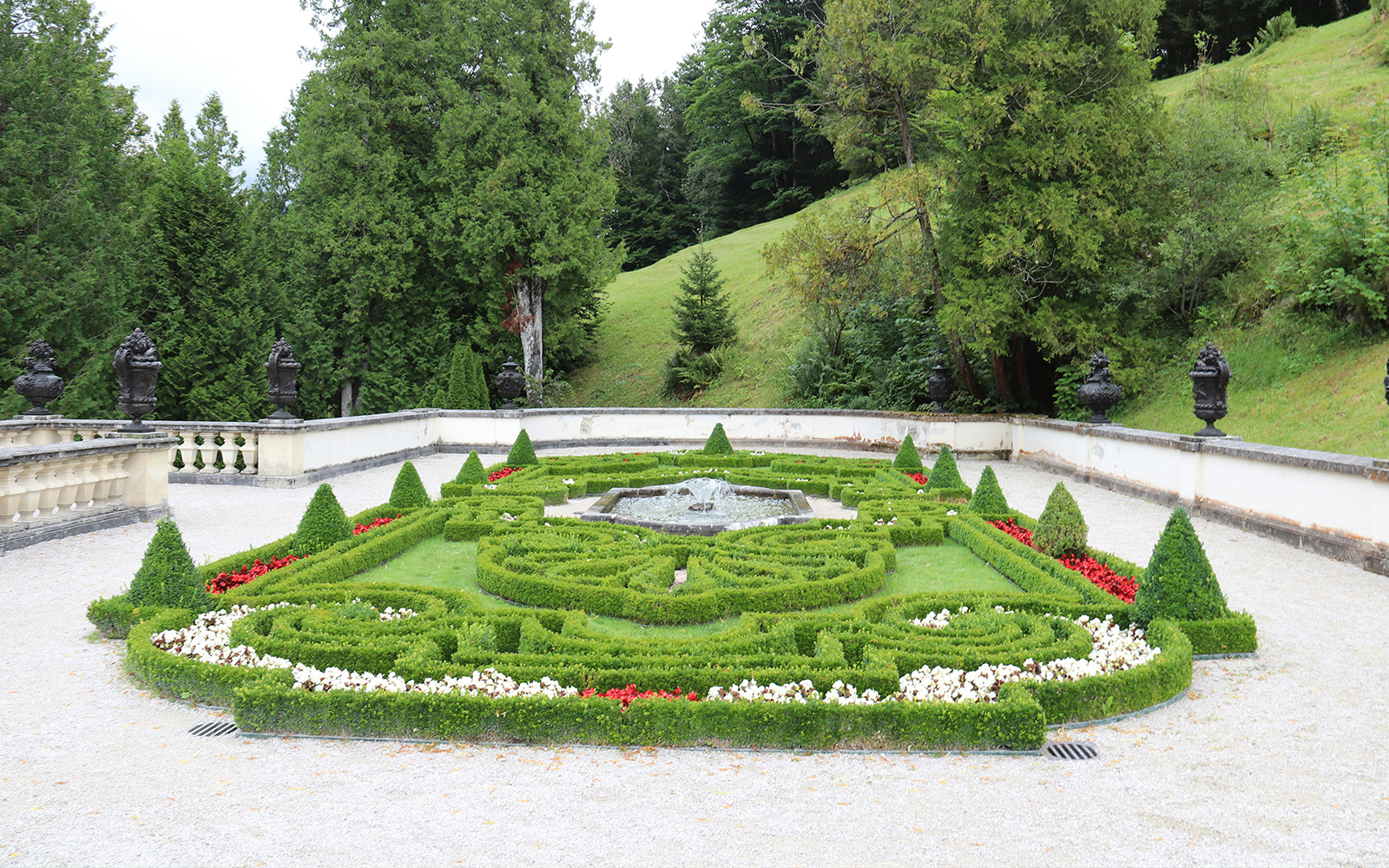 Linderhof Castle gardens