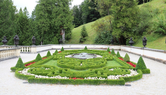 Linderhof Castle gardens