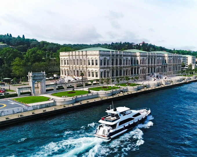 Bosphorus Yacht Cruise with Stopover on Asian Side