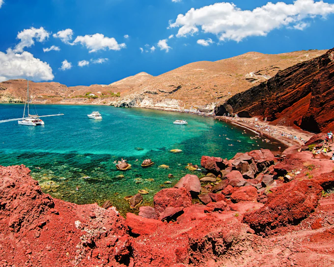 Santorini: Archaeological Bus Tour to Akrotiri Excavations & Red Beach