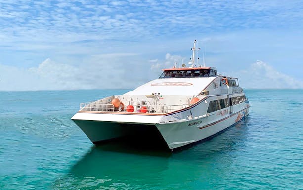 Fast ferry on water route between Tanah Merah and Nongsapura.