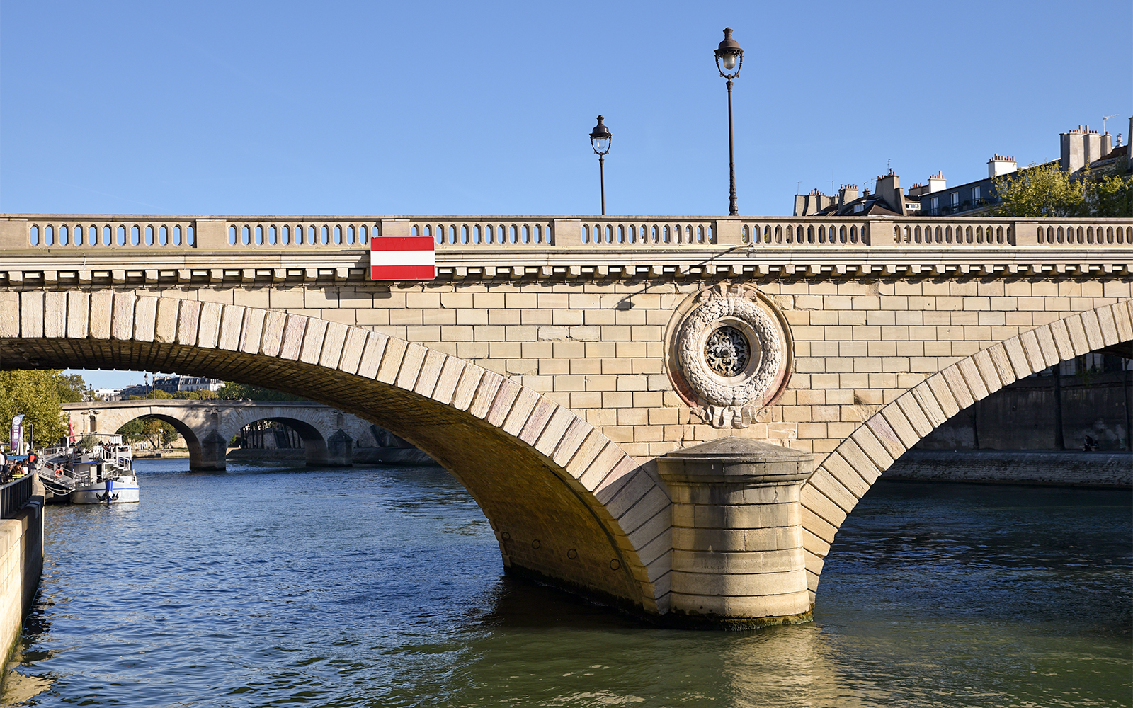 Pont Louis-Philippe bridge over the Seine River on Île de la Cité, Paris.