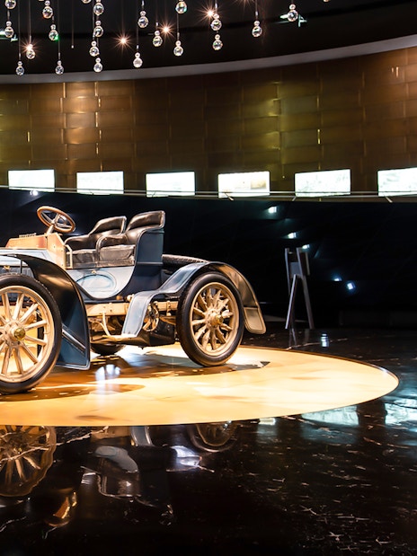 40 PS Mercedes-Simplex on display in a museum exhibit.