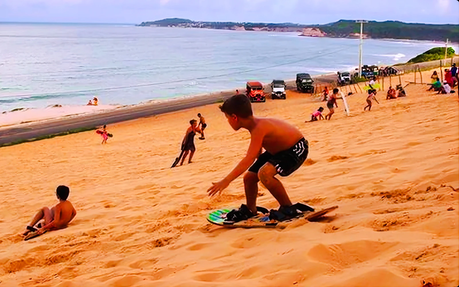 From Pipa: 4x4 Jeep Tour of Beaches, Cliffs and Dunes with Sandboarding