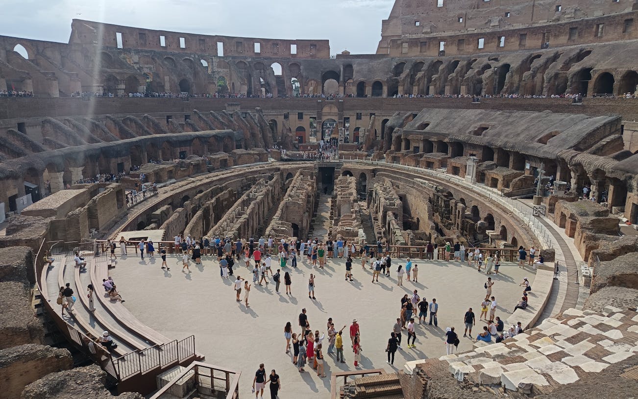 colosseum with arena entrance, forum and palatine hill guided tour-5