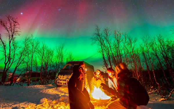 Tromsø: Small Group Northern Lights Tour with Expert Guide & Photos