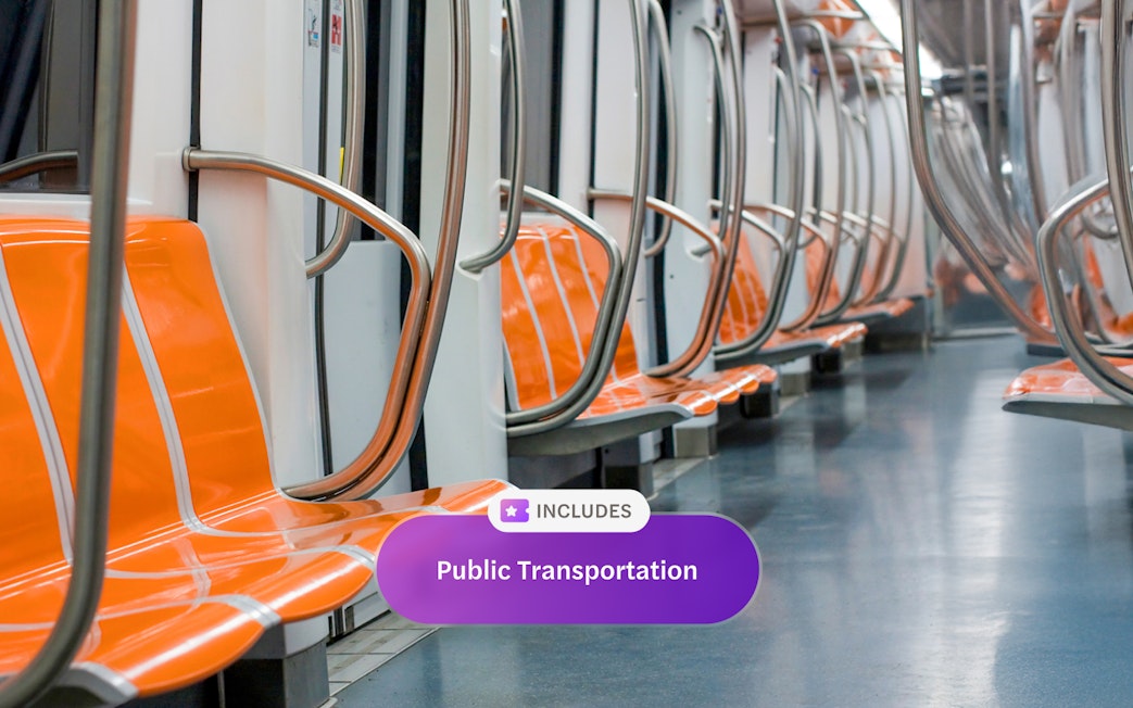 Subway seats in Rome, included with Roma Pass public transport.