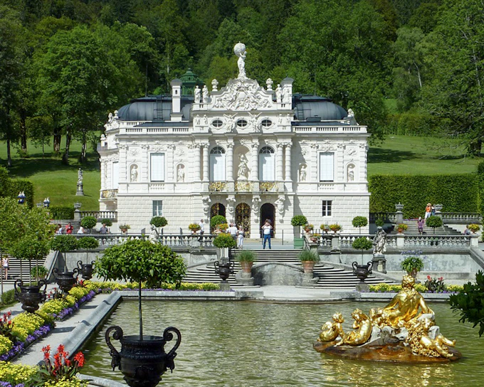 From Munich: Linderhof and Neuschwanstein Castle Day trip