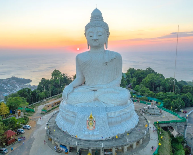 Phuket City Highlights Small-Group Guided Tour with Nui Beach and Big Buddha