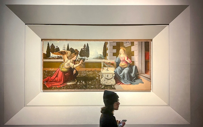 Annunciation painting by Leonardo da Vinci at Uffizi Gallery, Florence.