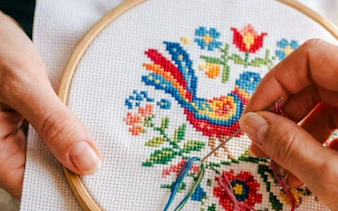 essaouira embroidery drawing workshop at coopérative village solaire-5