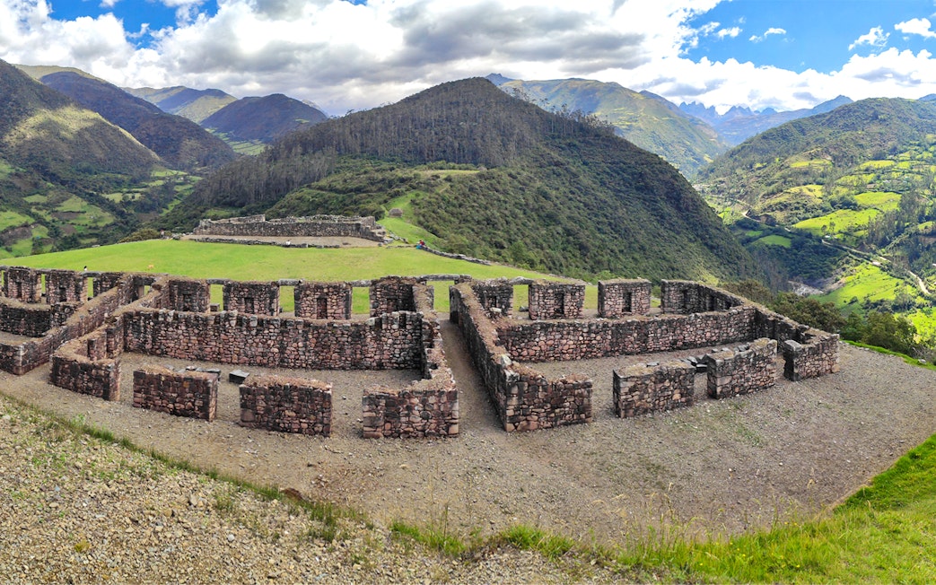 Ancient stone ruins with mountain backdrop on Machu Picchu Circuit 1.