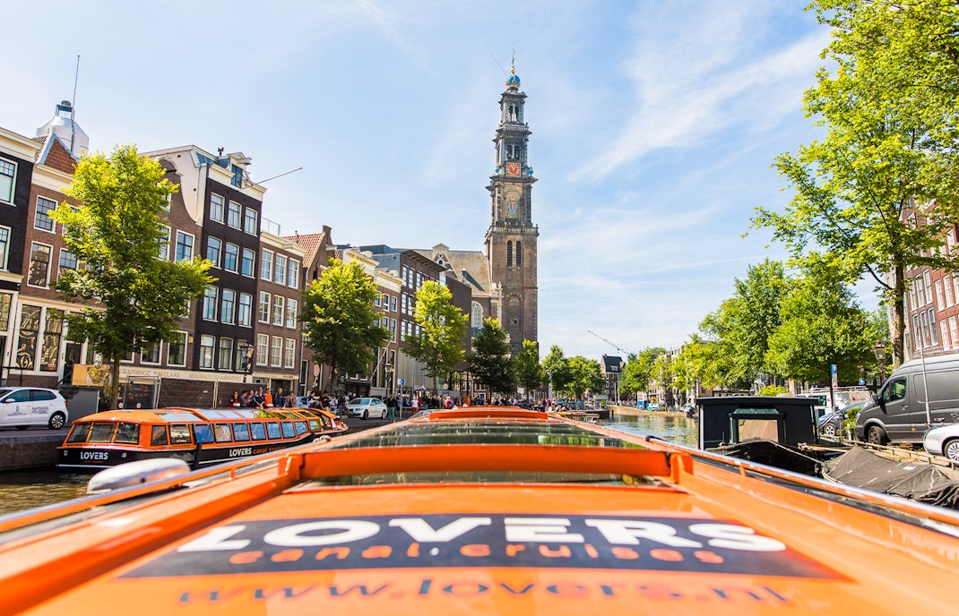 Sightseeing cruise