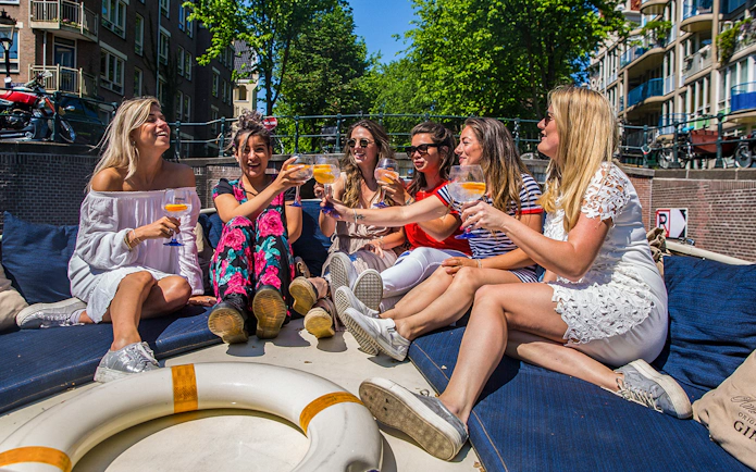 Amsterdam: 1-Hour Luxury Canal Cruise on Electric Boat with Onboard Bar