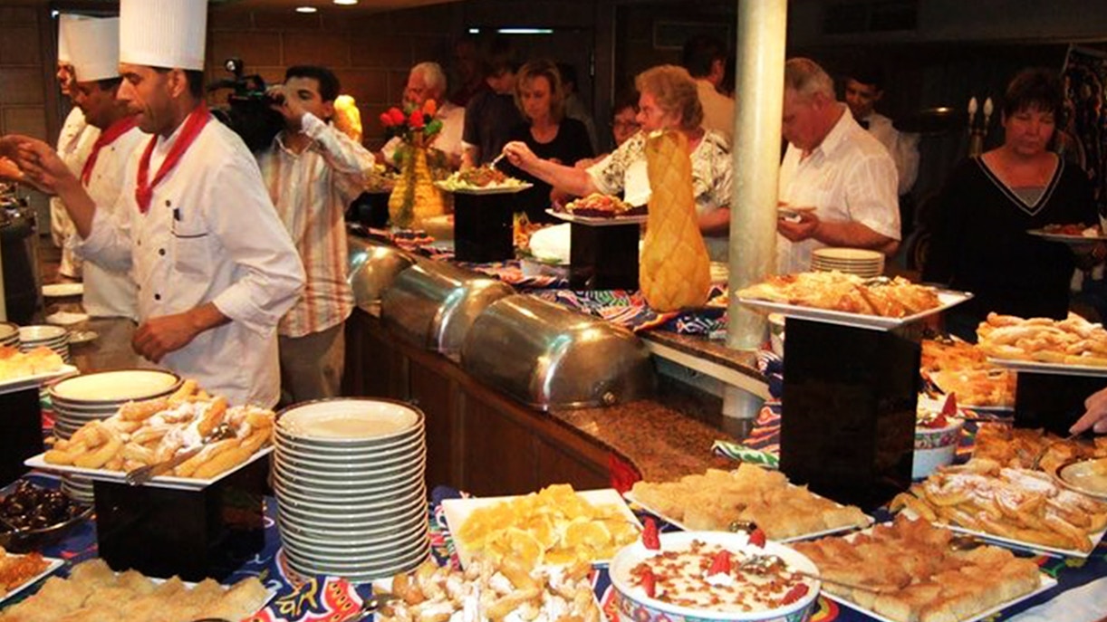 Nile cruise dining