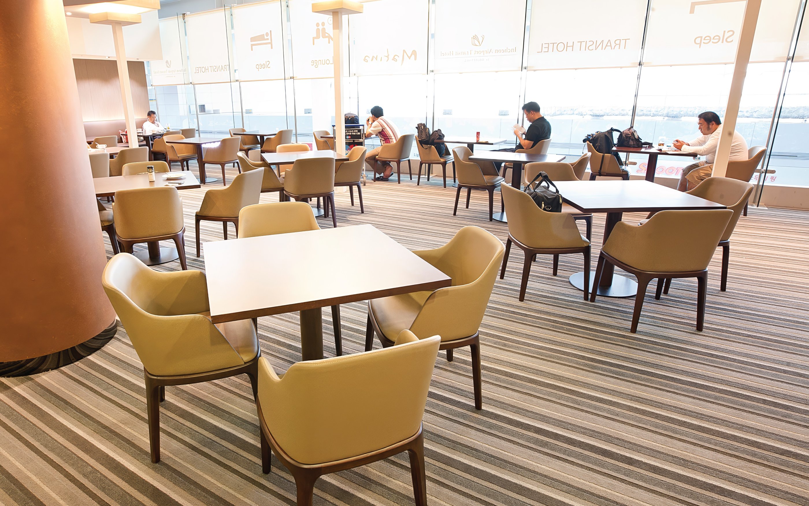 Matina Lounge seating area at Seoul Incheon Airport Terminal 1 East Wing.