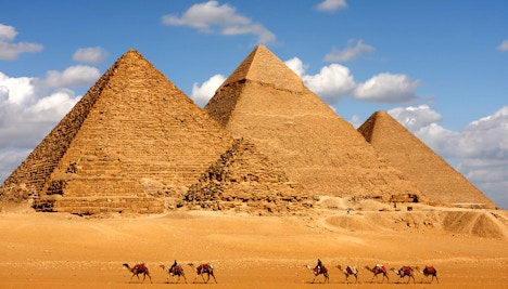 12 Pyramids of Giza Facts | Historical Insights & Mysteries