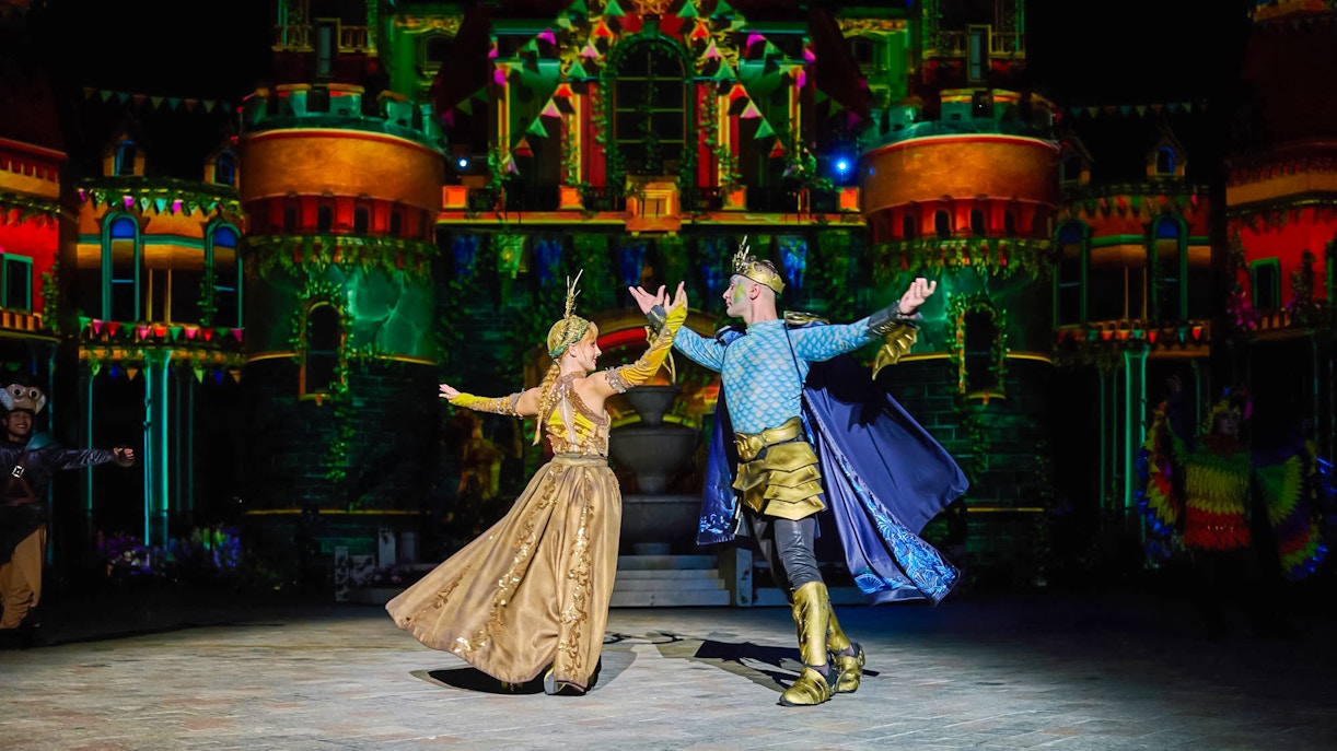 Princess TATA and Prince of Ocean performing at TATA show, Vinpearl, Nha Trang.