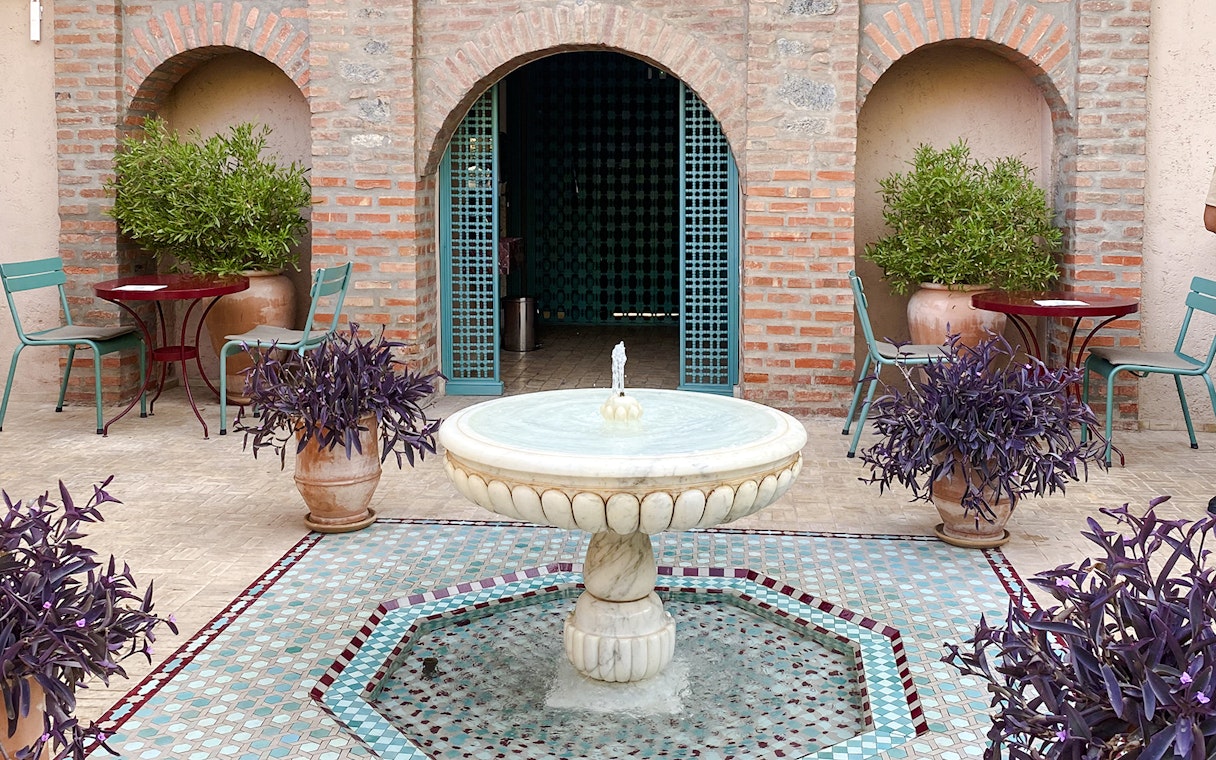 Fountain and seating area at Jardin Majorelle, Marrakech.