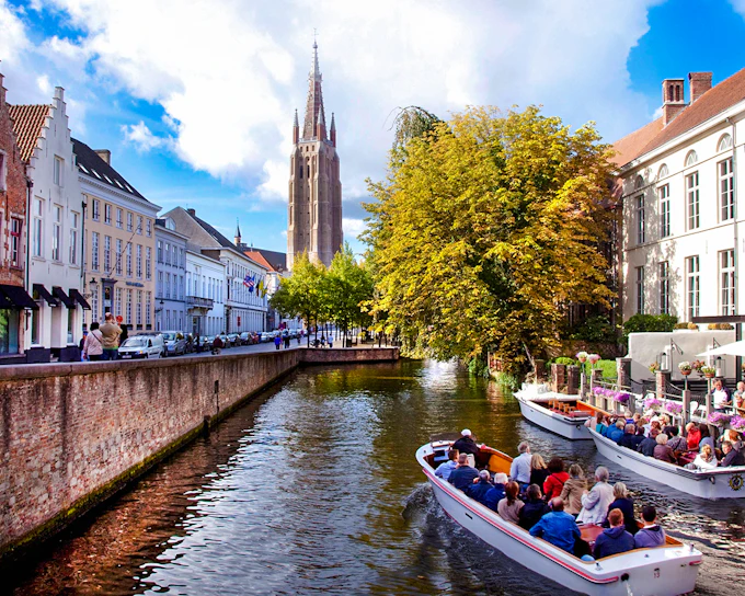 From Brussels: Bruges & Ghent Tour with Cruise & Chocolate Tasting