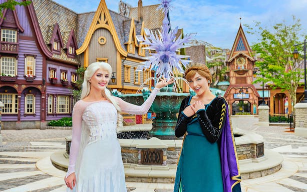 Anna and Elsa animatronics in Frozen Ever After ride at Disneyland Hong Kong.