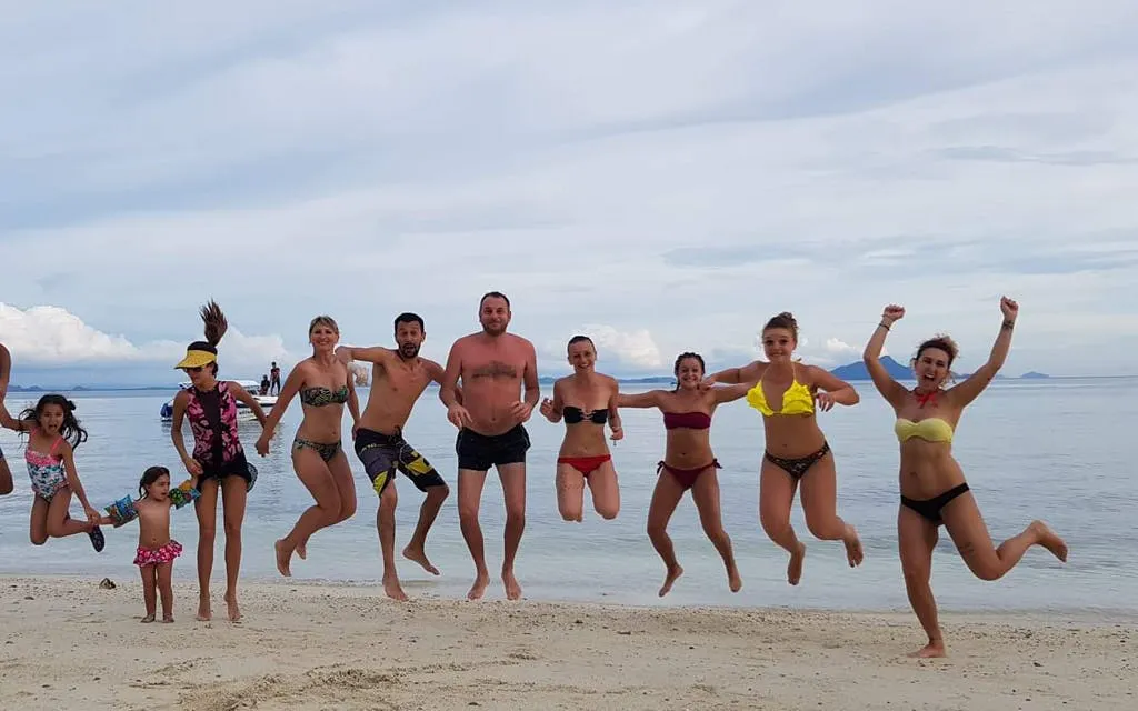 4 Islands Sunset + Plankton, Small Group 12 Guests,  Speedboat Tour in Krabi Image 10