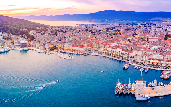Zagreb to Split in Style: Private Transfer with Plitvice Lakes Stop