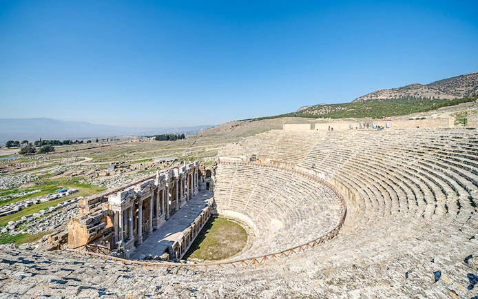 From Antalya or Kemer: Pamukkale and Hierapolis Guided Day Trip with Lunch