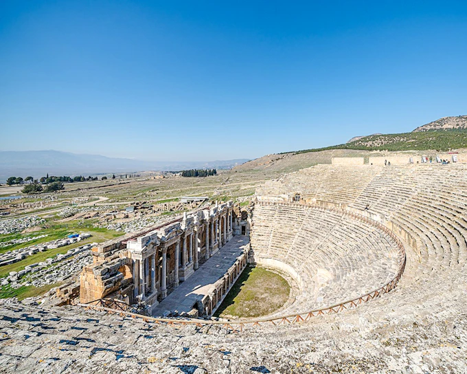 From Antalya or Kemer: Pamukkale and Hierapolis Guided Day Trip with Lunch