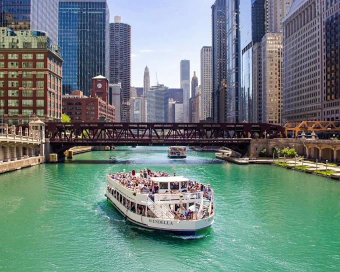 45-min Chicago River Architecture Cruise by Wendella