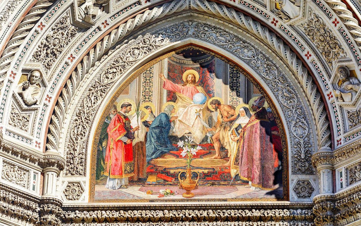 Mosaic detail on Florence Cathedral facade during express guided tour.
