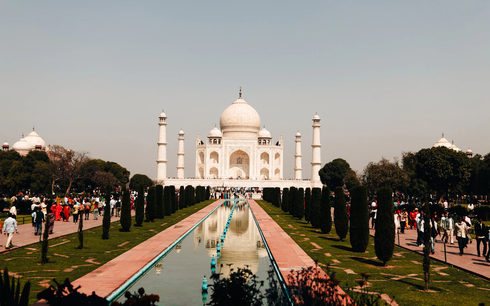 From Delhi: Private Taj Mahal, Agra Fort and Baby Taj Day Trip by Car with Tickets and Buffet Lunch