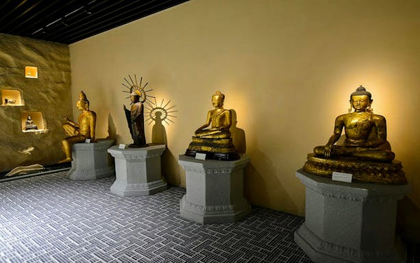 Buddha statues displayed at Shanghai Guanfu Museum.